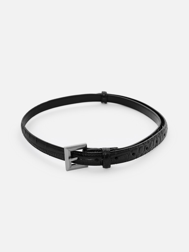 Slim belt in textured leather with square buckle