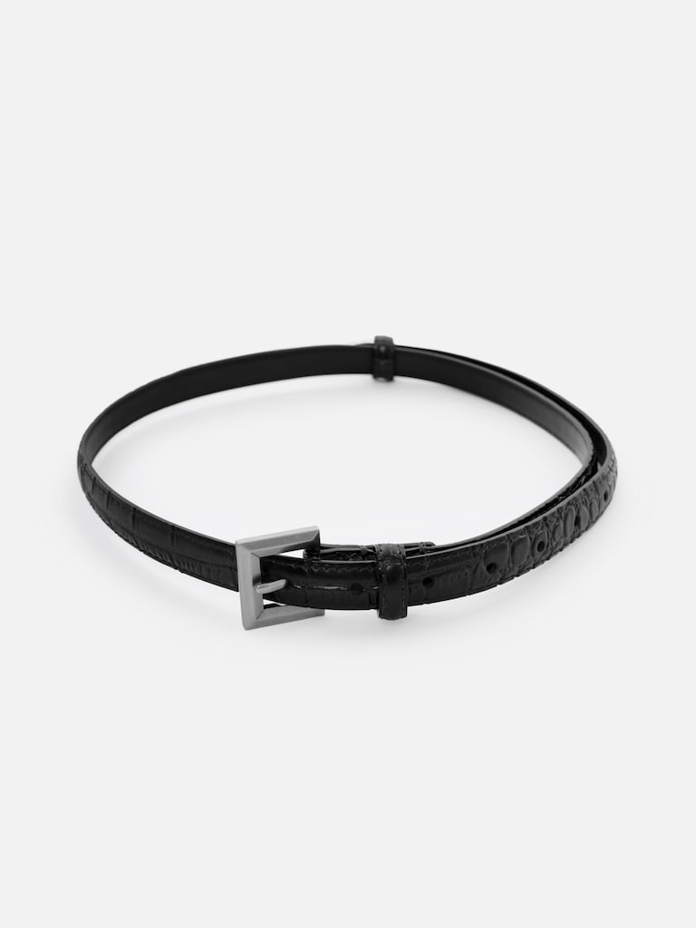 Slim belt in textured leather with square buckle