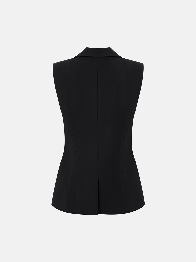 Приталенный жилет с акцентными пуговицами