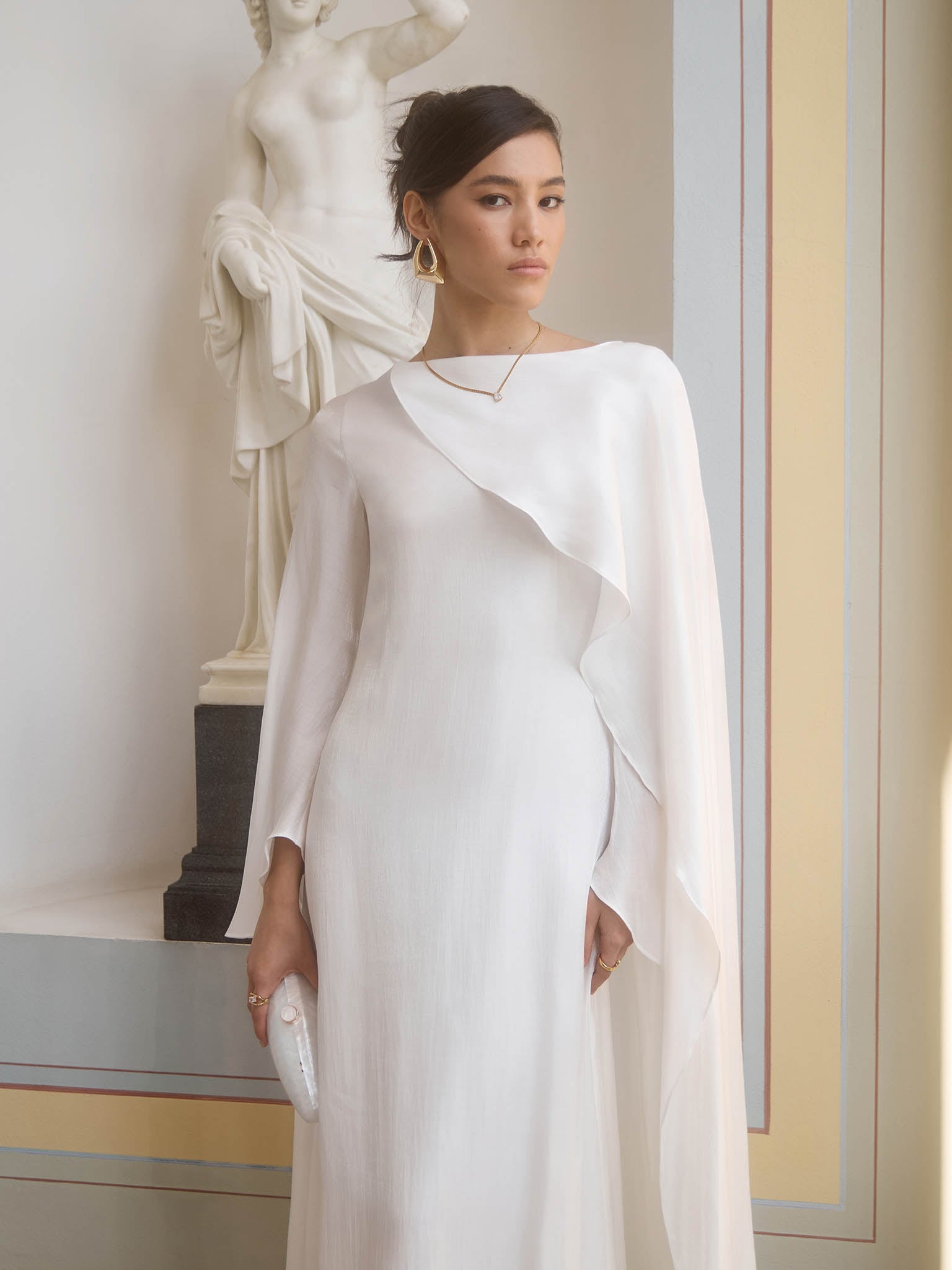【関税＆送料込み】ChloAC Abito Maxi Con Dettagli Cut-Out Textured maxi dress with one shoulder cape :: LICHI - Online