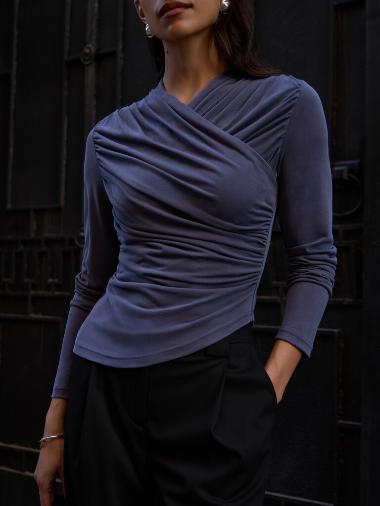Langarmshirt aus Jersey mit drapierten Schultern
