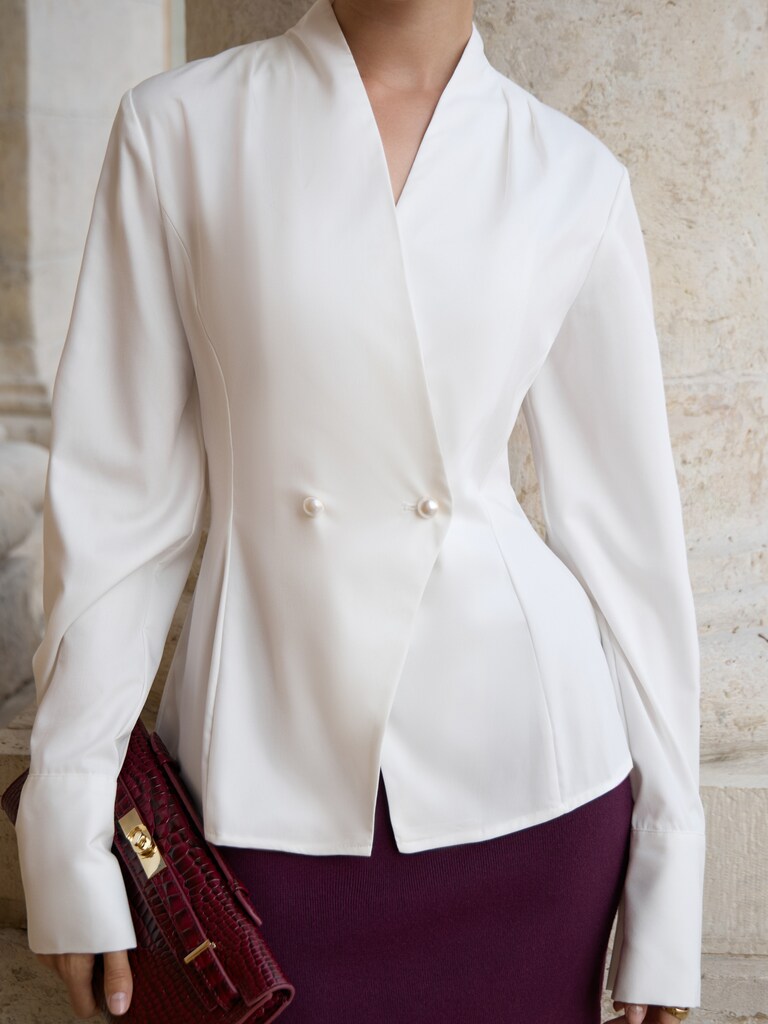 Taillierte Wickelbluse