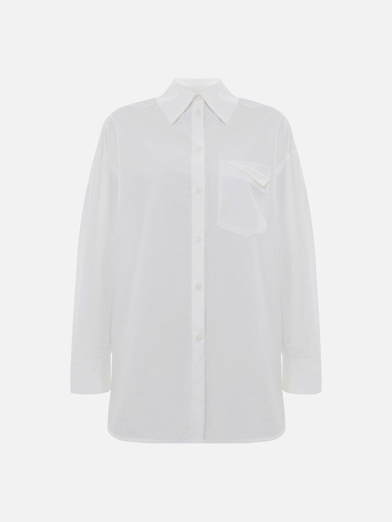 Oversize shirt with a large chest pocket