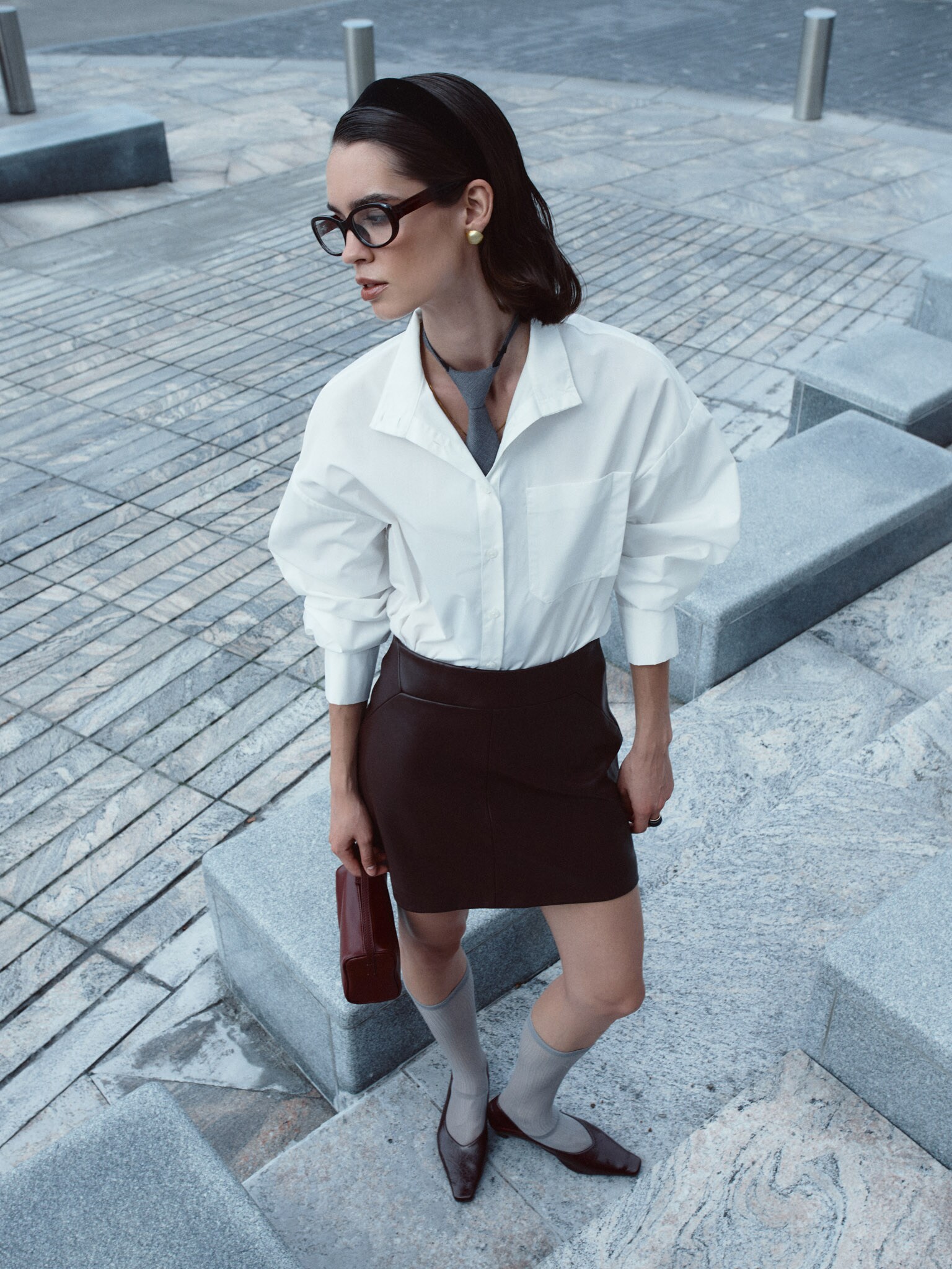 Loose fit shirt with a stand-up collar