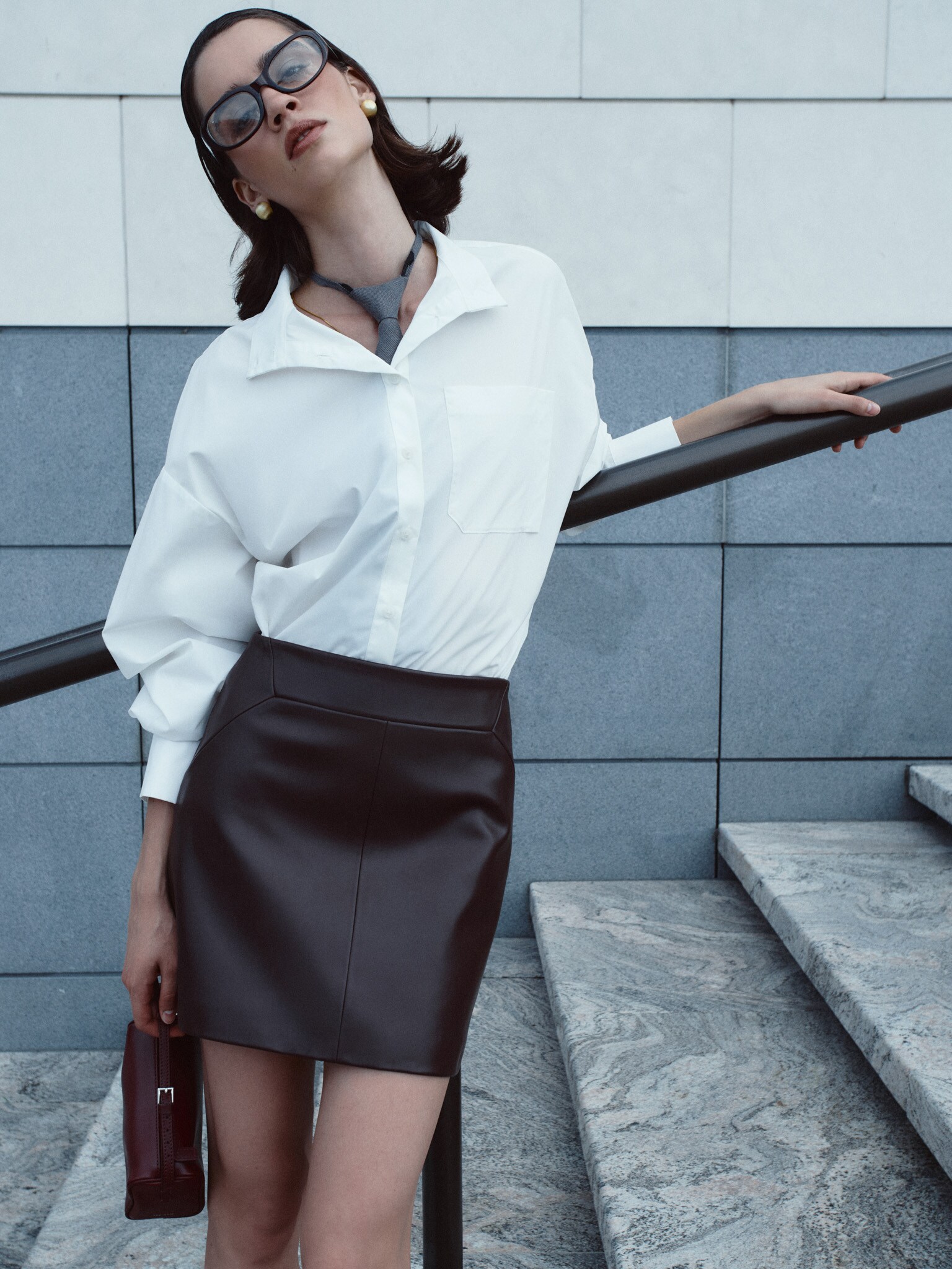 Loose fit shirt with a stand-up collar