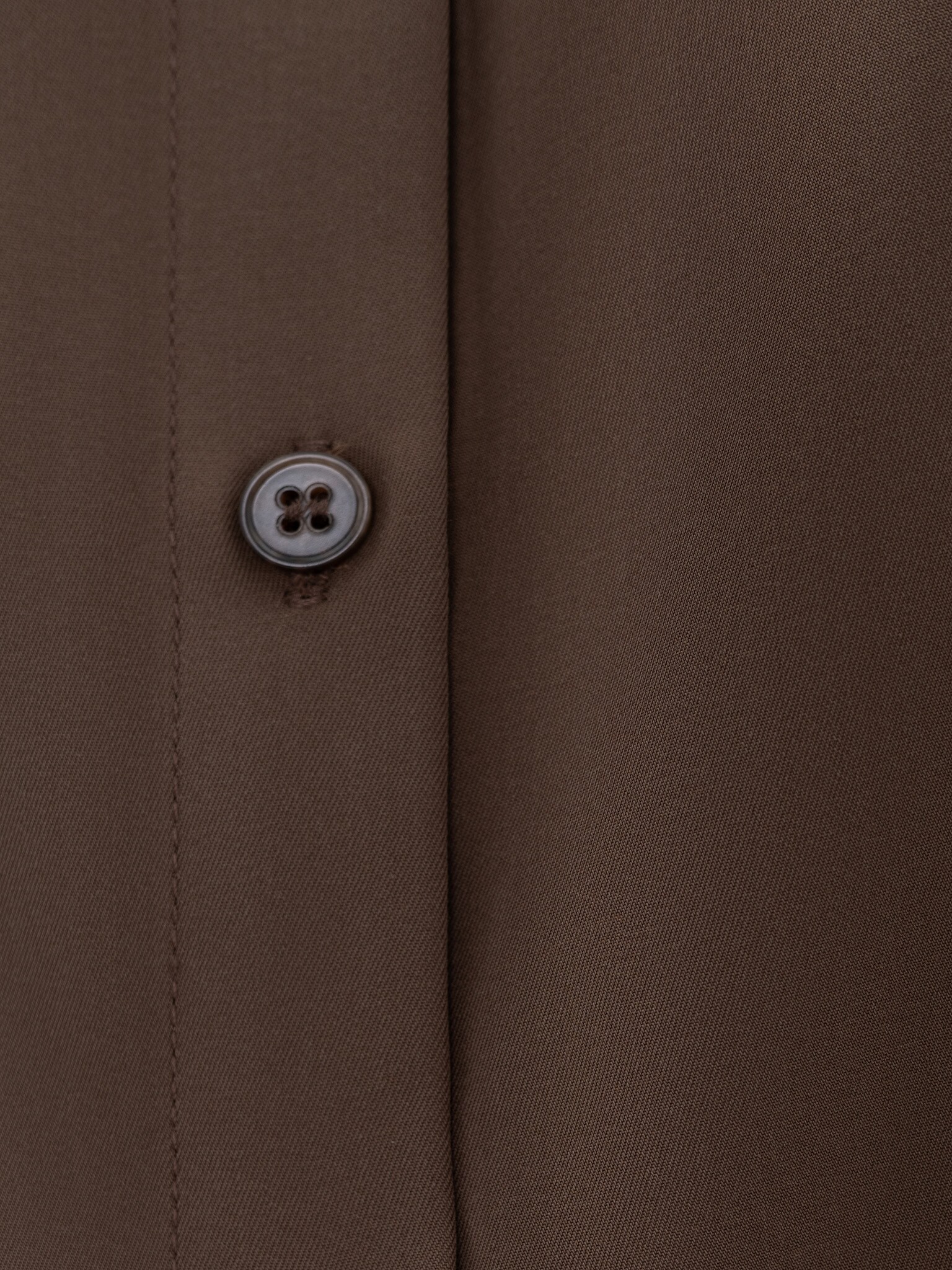 Легкая рубашка с баской