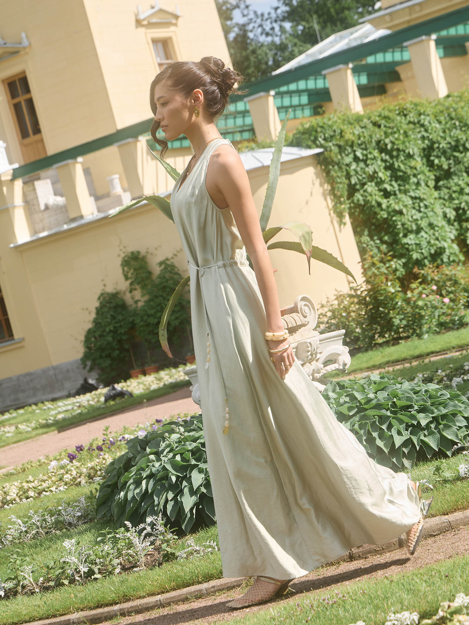 Maxi dress with draped back and waist ties