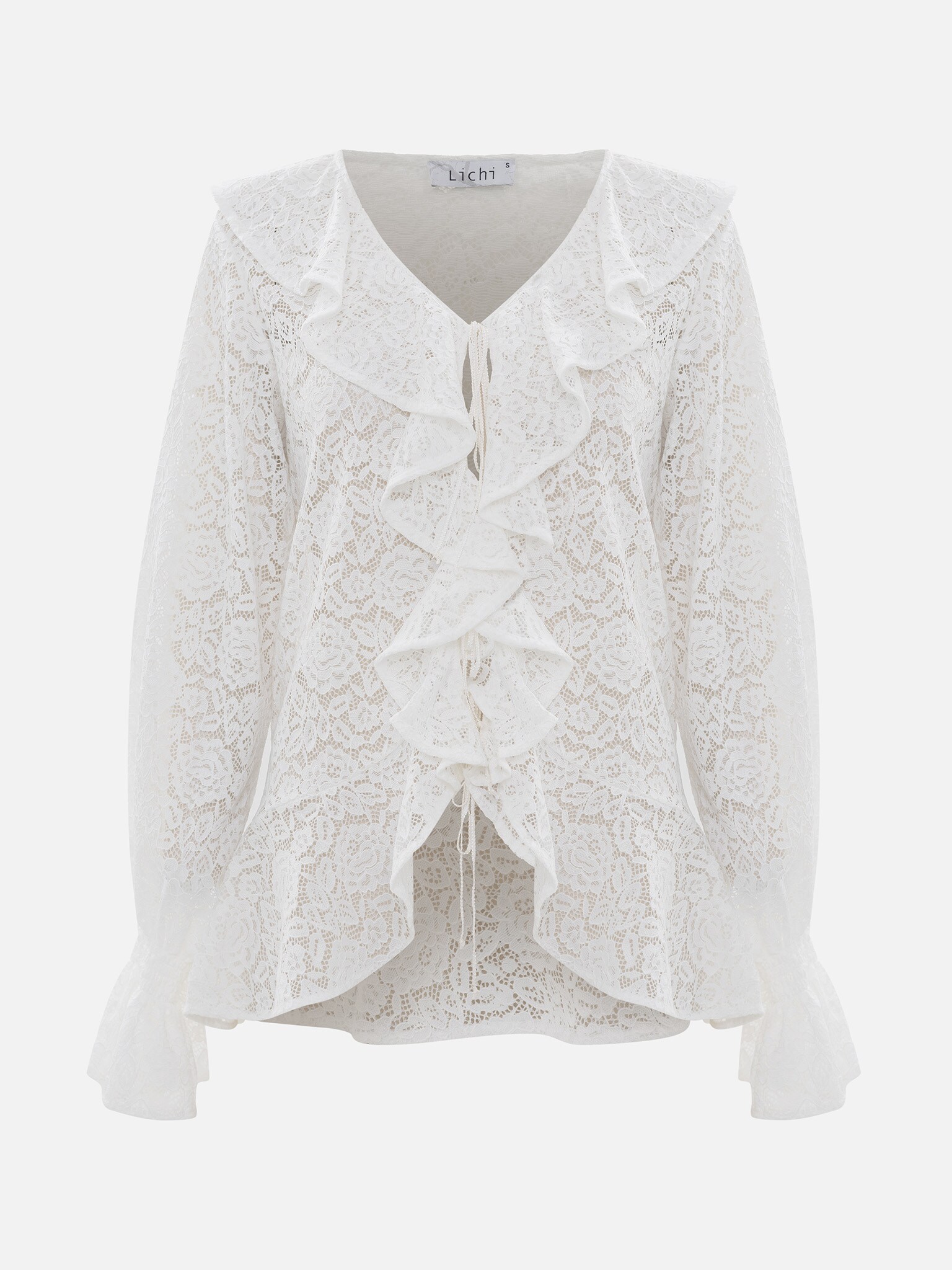 بلوزة مخرمة مع كشكشة ضخمة على الياقة