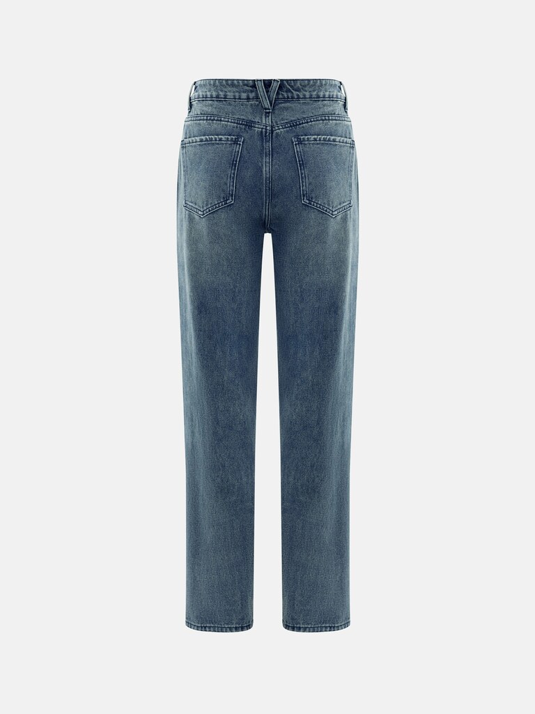 Loose mid-rise jeans