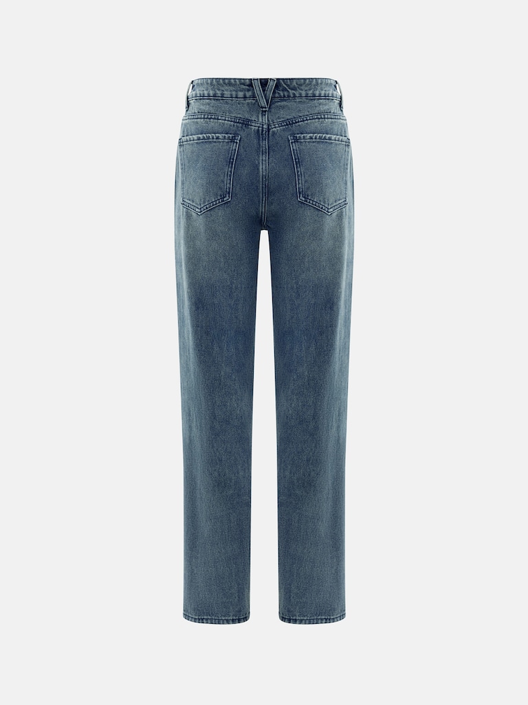 Loose mid-rise jeans