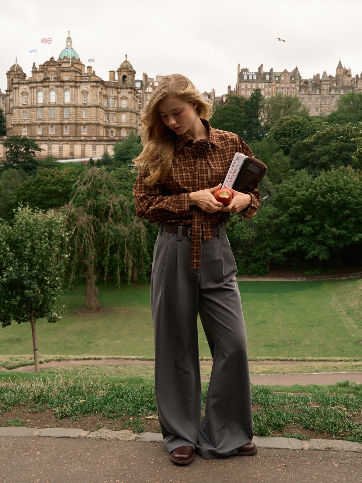 Свободная рубашка в клетку с декоративным шарфом-лентой