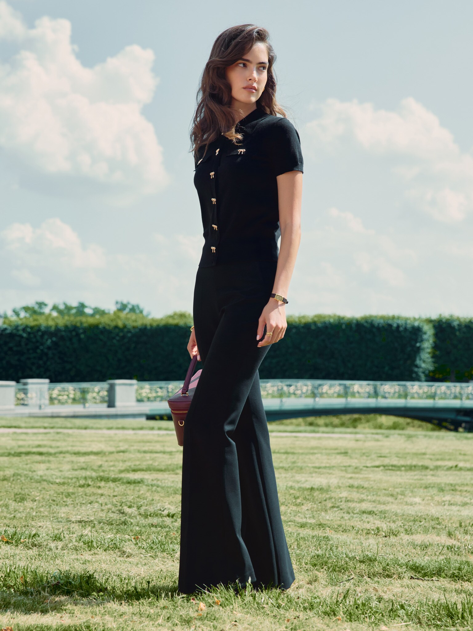 Rozkloszowane spodnie z wysokim stanem