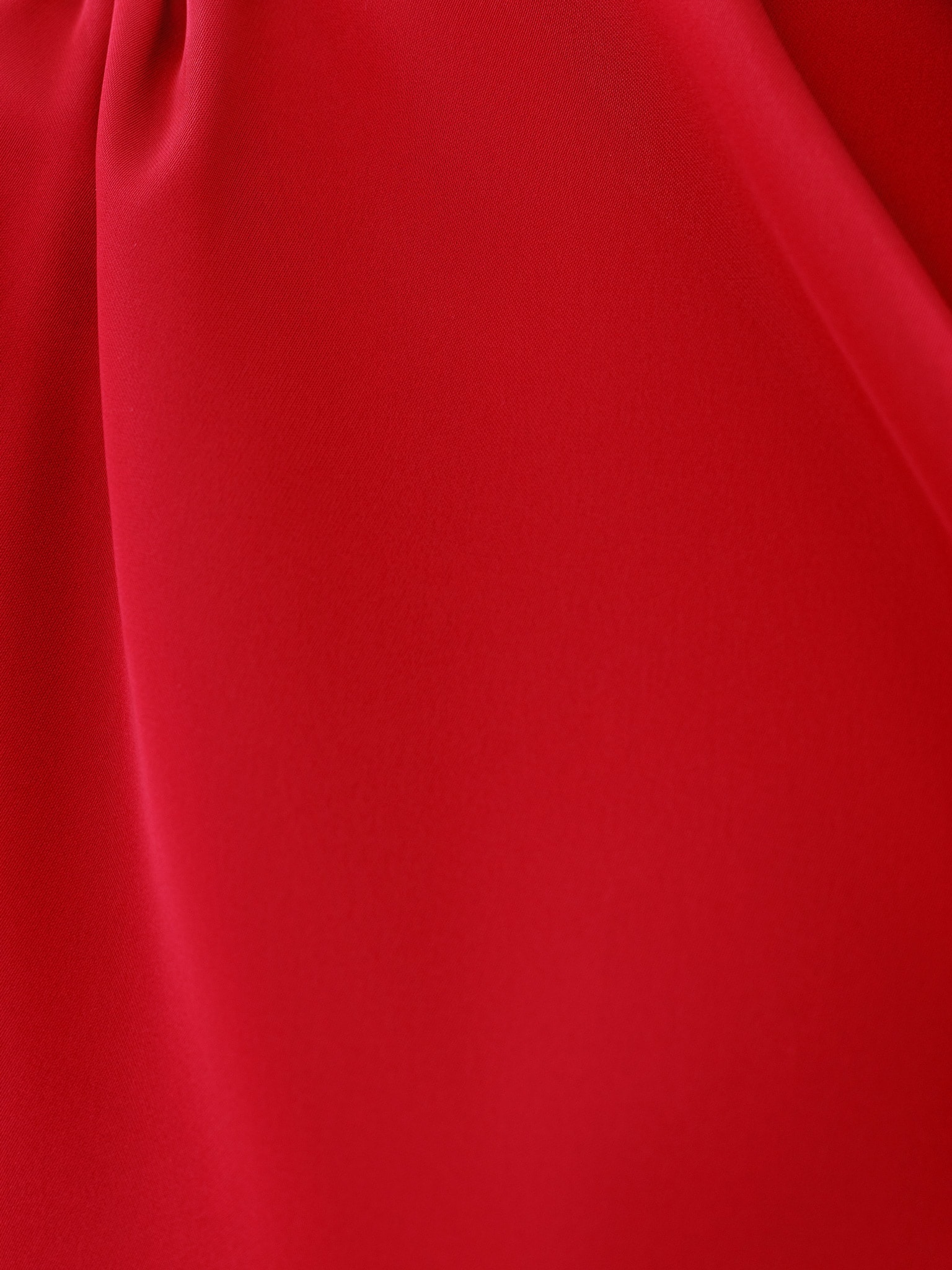 Блуза из струящейся ткани с декоративным шарфом