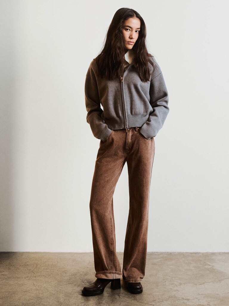 Straight cut jeans in bright denim