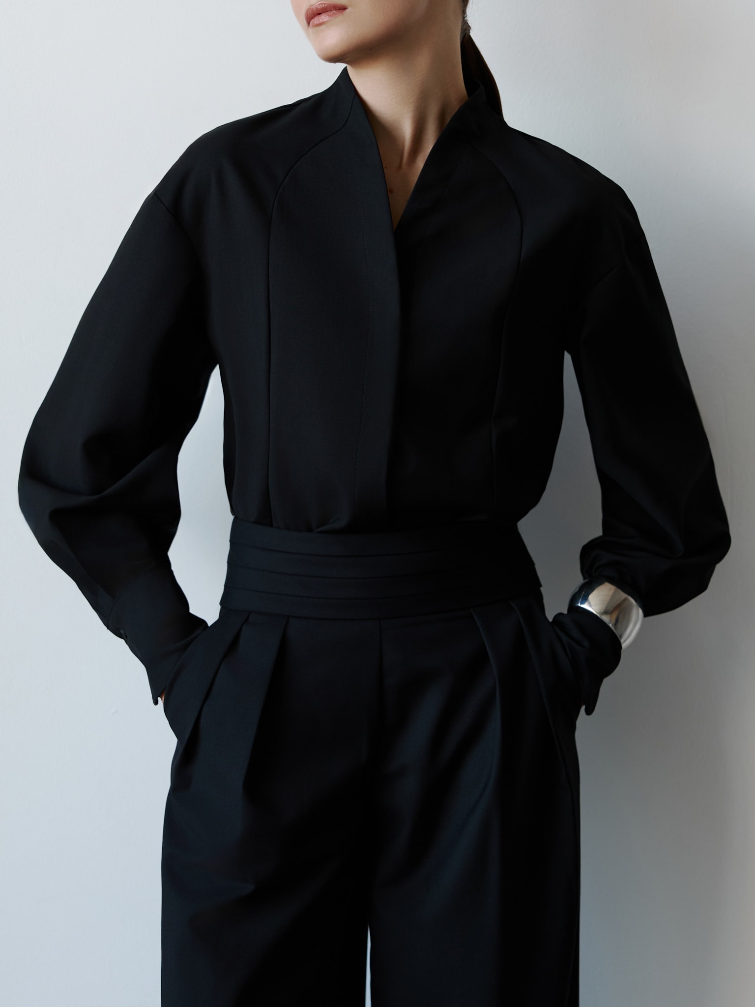 Рубашка сложного кроя со скрытой застежкой