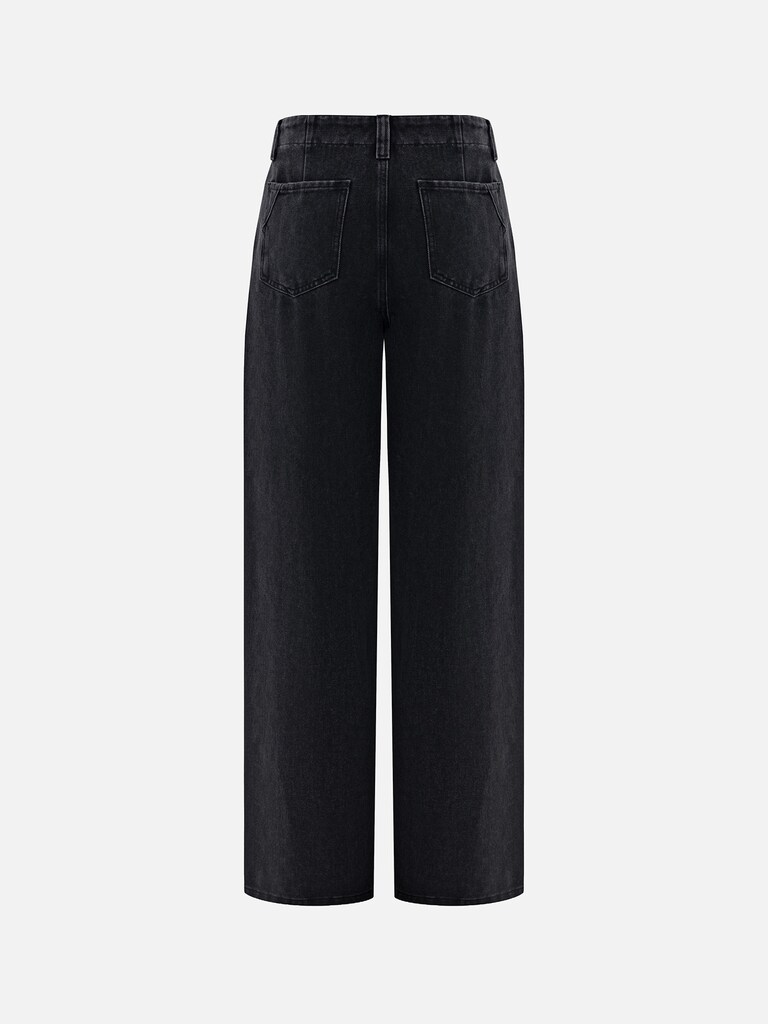 Loose fit low rise jeans