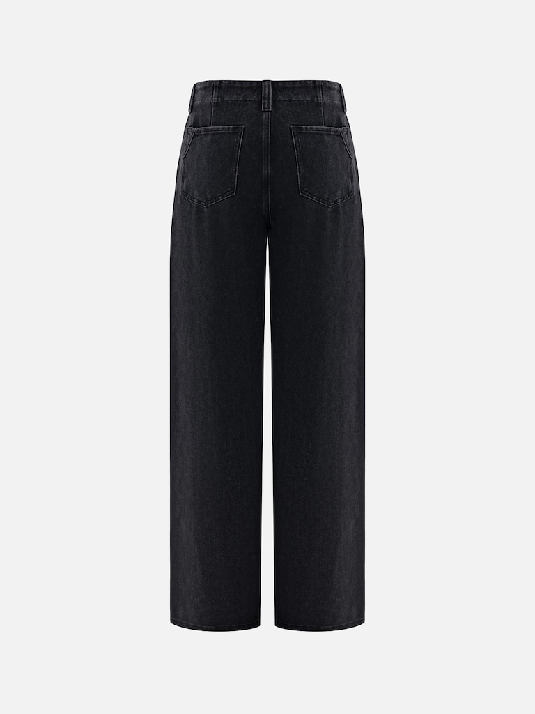 Loose fit low rise jeans