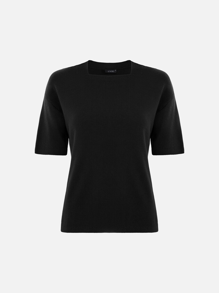 Вязаная футболка с квадратным вырезом