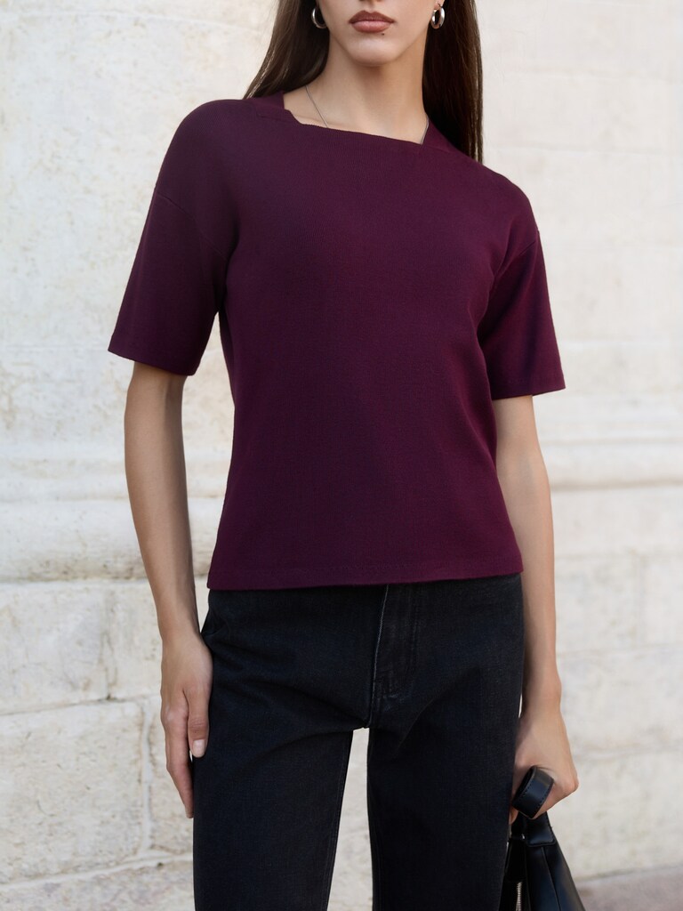 Вязаная футболка с квадратным вырезом