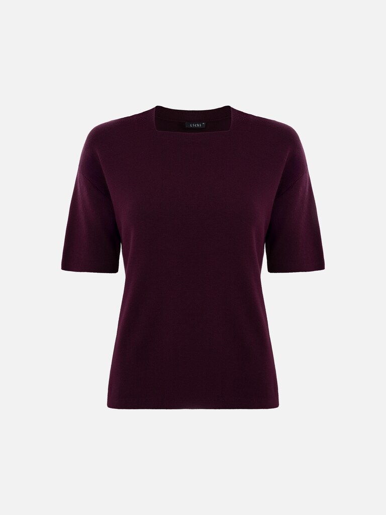 Вязаная футболка с квадратным вырезом