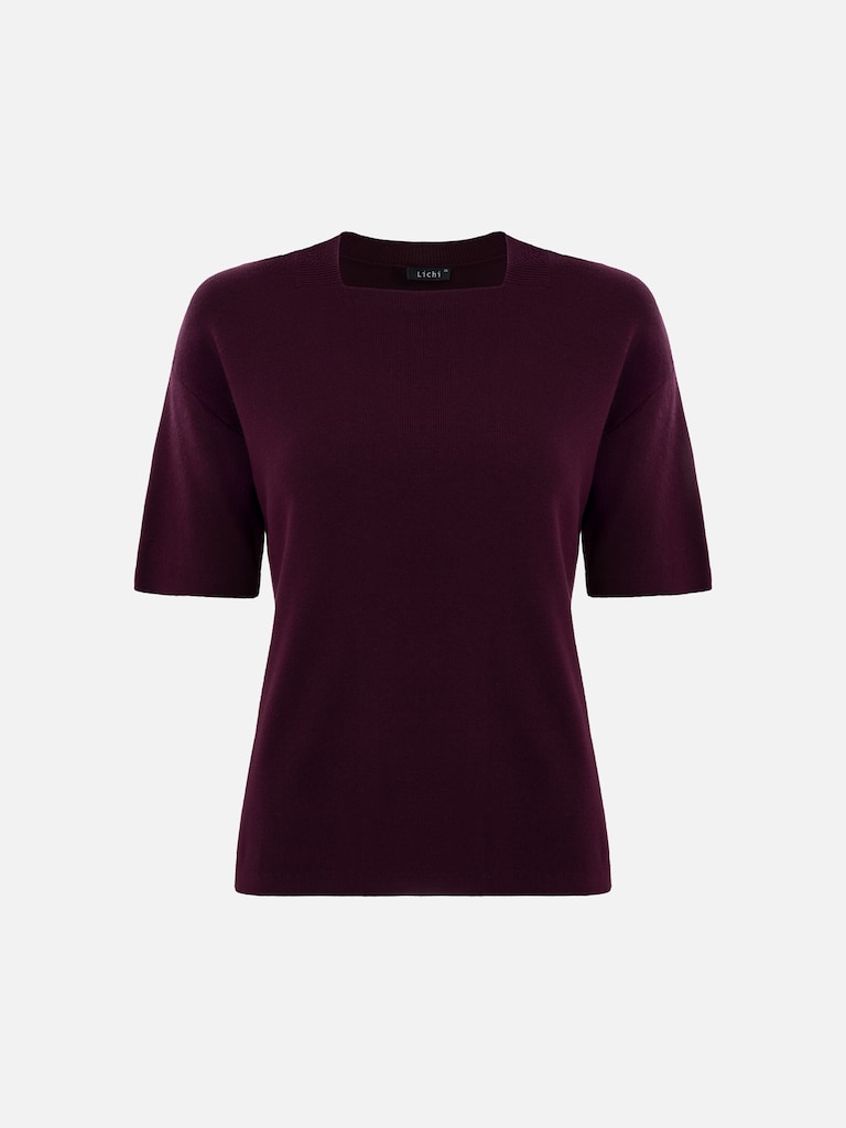 Вязаная футболка с квадратным вырезом