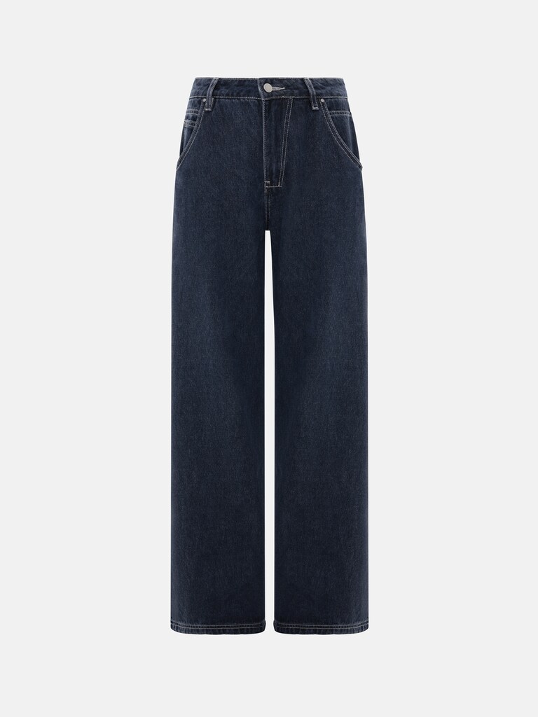 Loose jeans with contrast stitching