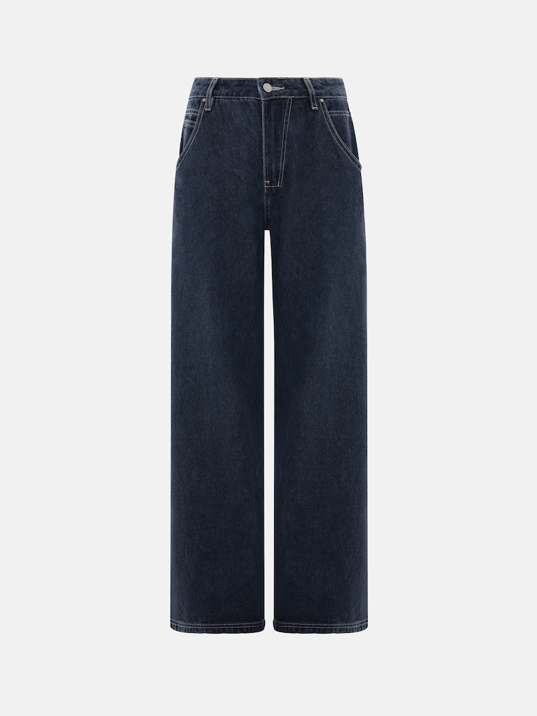 Loose jeans with contrast stitching