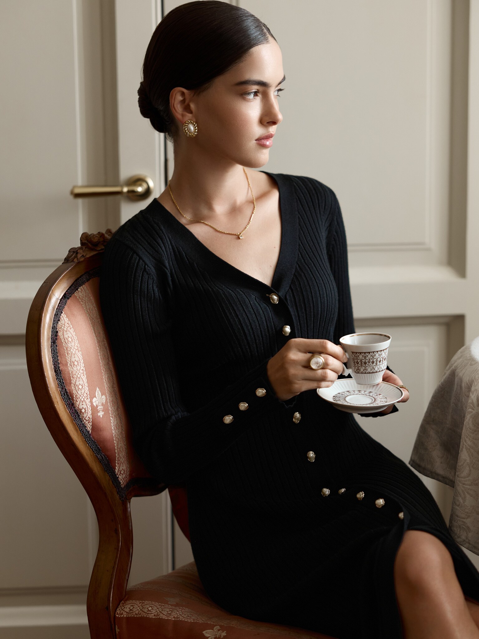 Viscose midi dress with golden buttons