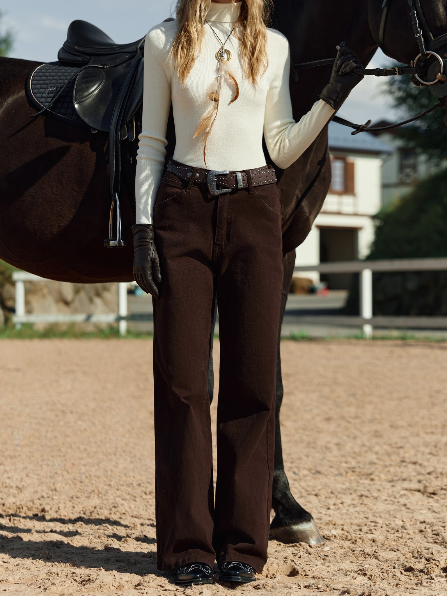 Flared jeans in coloured denim