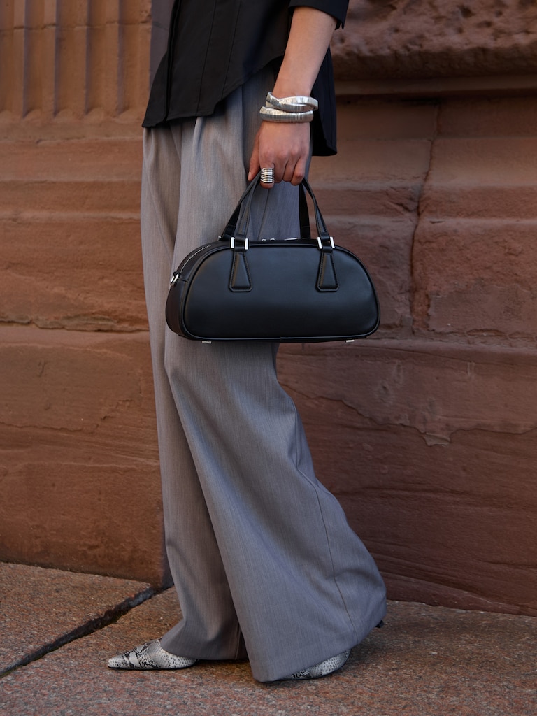 Miniature bag with short handles