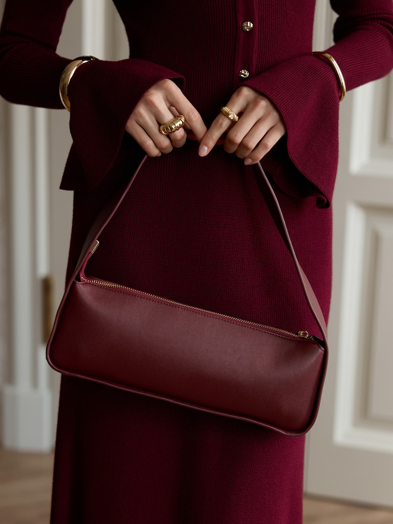 Baguette bag with wide strap