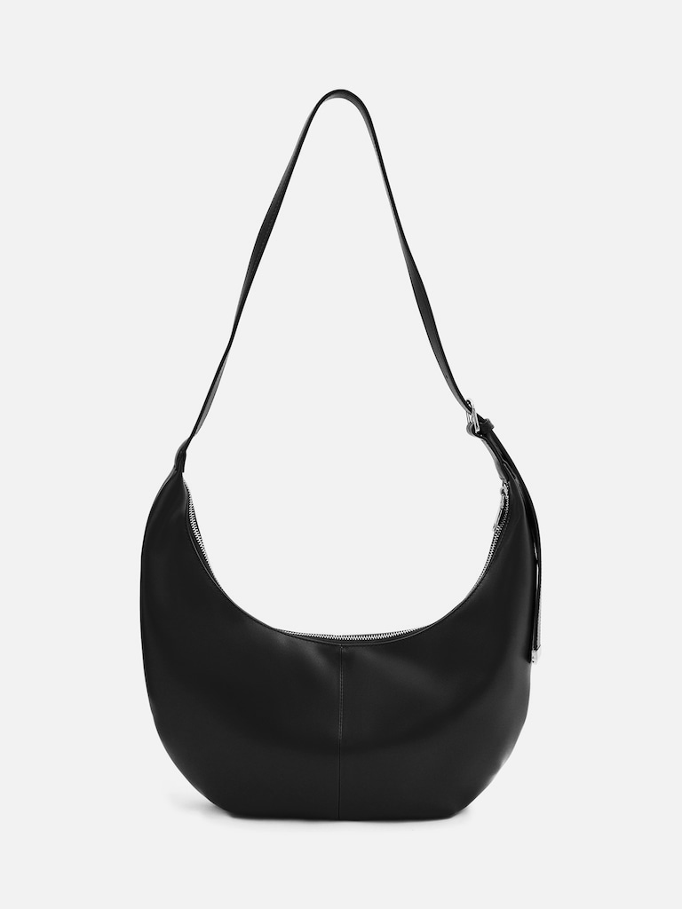 Halbrunde Tasche mit langem Schulterträger