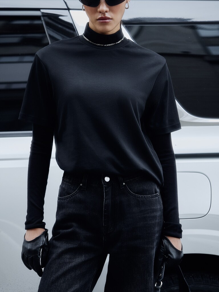 Oberteil aus Baumwolle mit hohem Kragen und kurzen Ärmeln