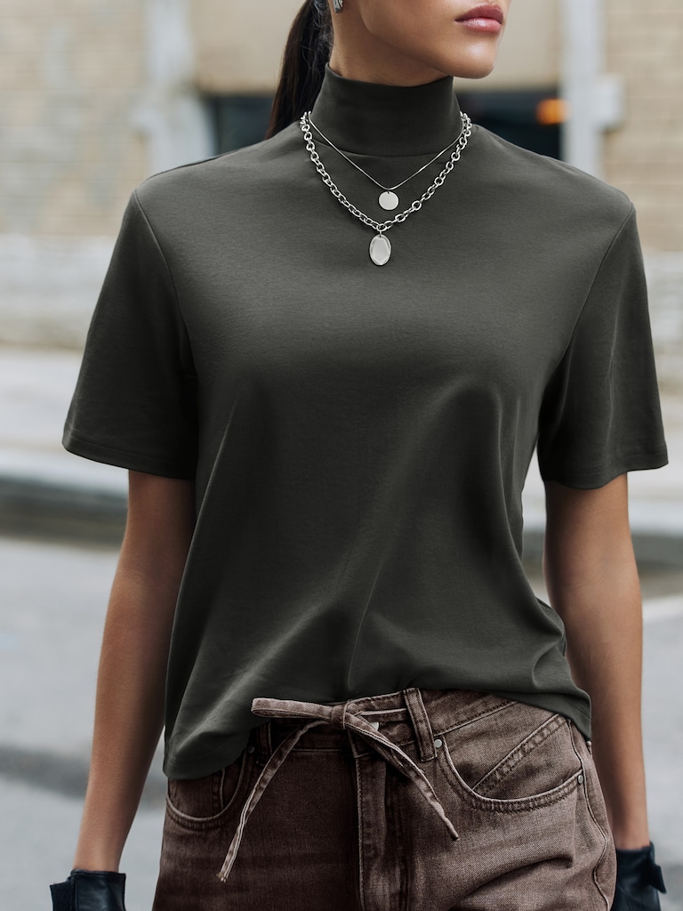 Футболка из 100% хлопка с высоким воротником