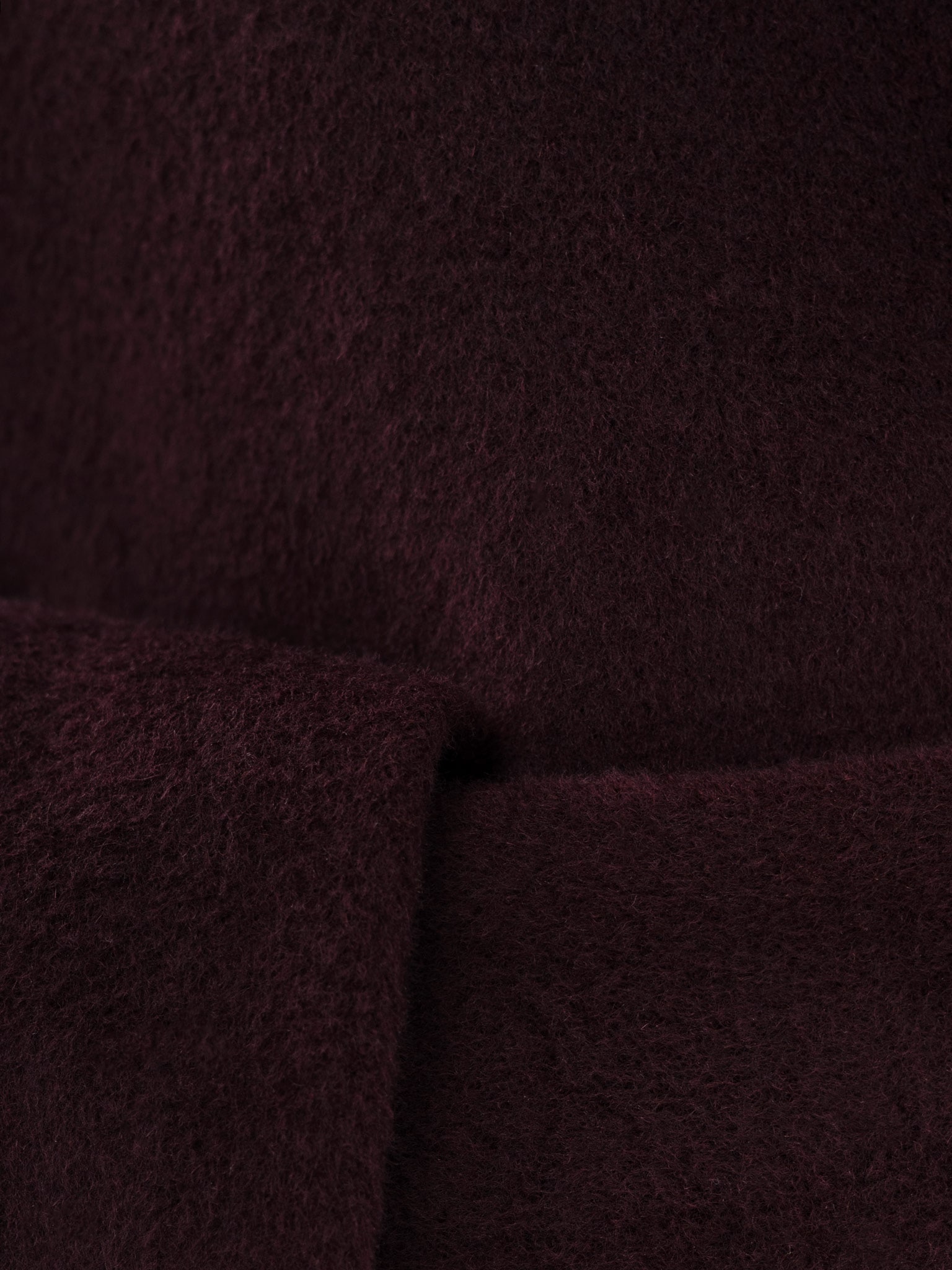 Укороченное шерстяное пальто на запах с широким поясом