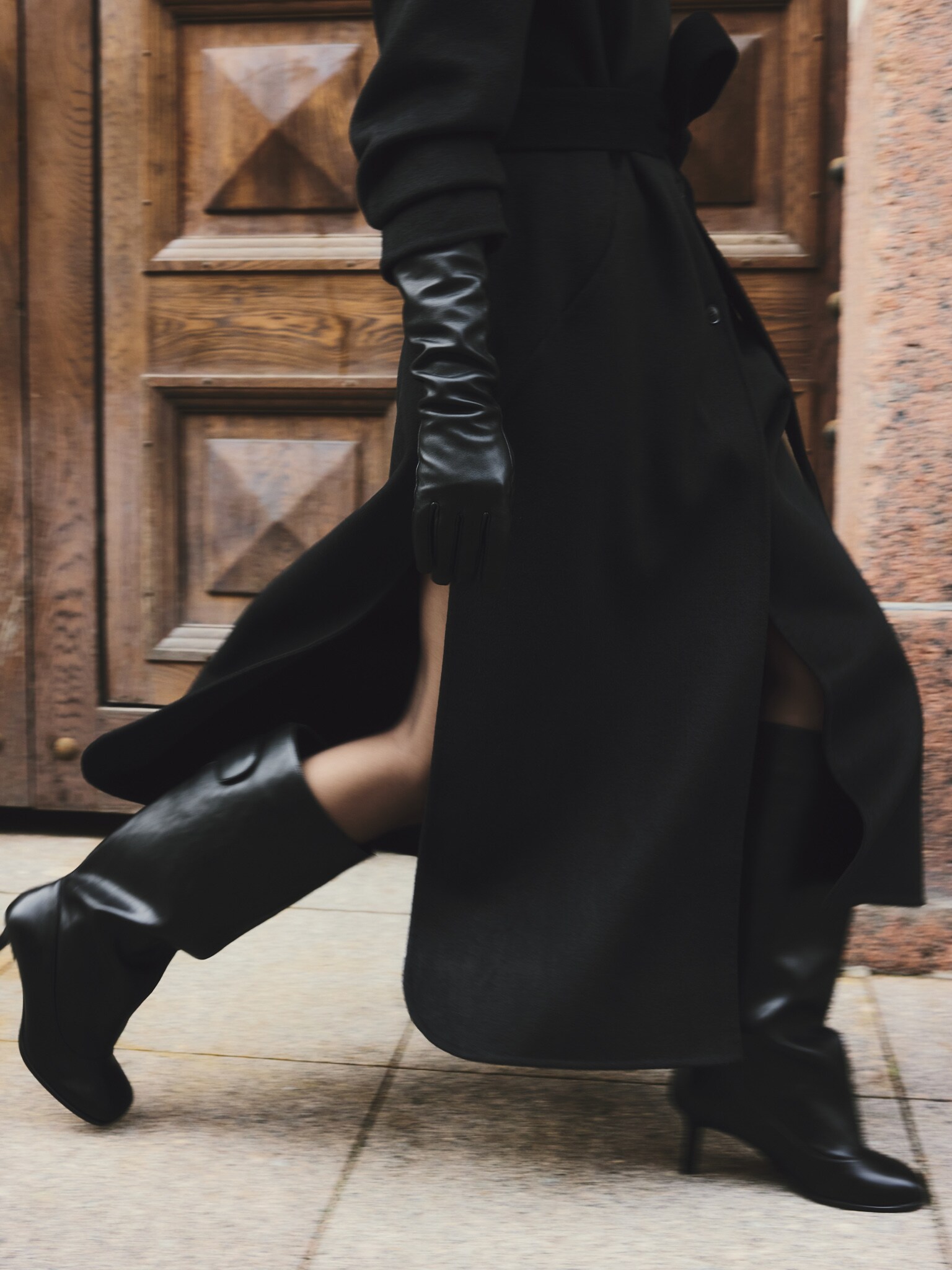 Straight woollen maxi coat with side slits