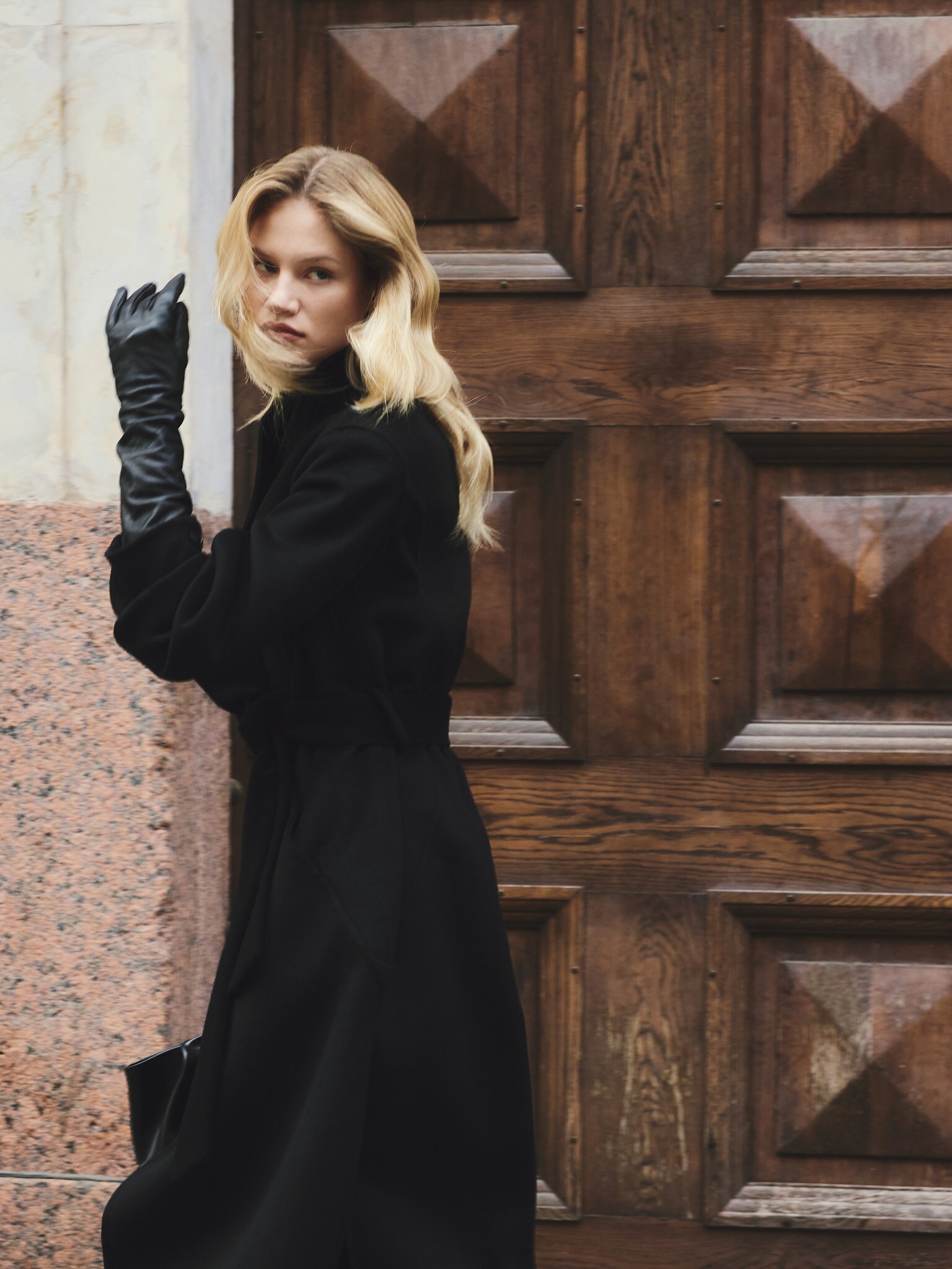 Straight woollen maxi coat with side slits