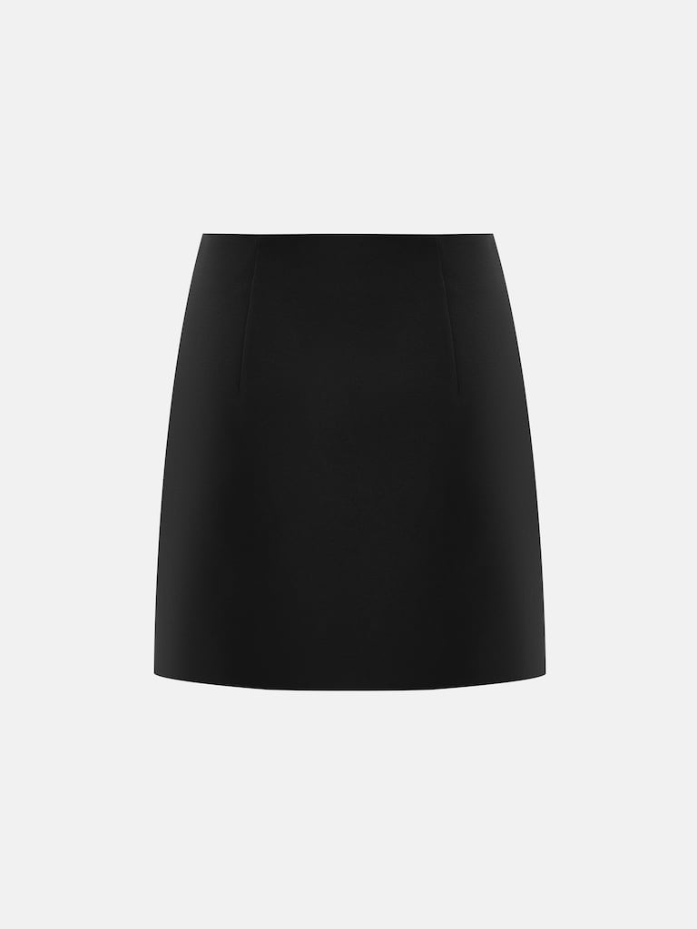 تنورة قصيرة مستقيمة