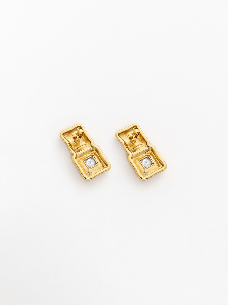 Geometric stud earrings with square stones