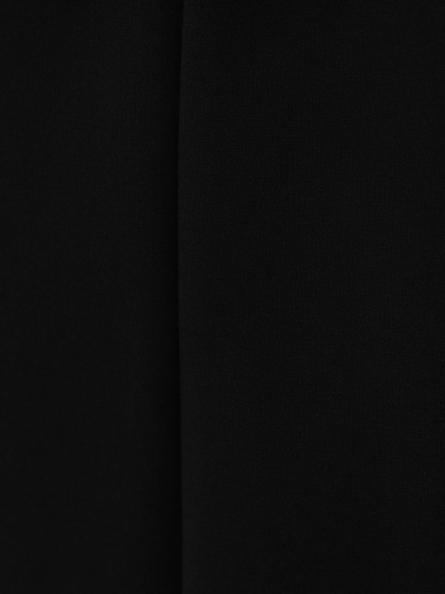 Платье мини с кейпом на плечах и пуговицами в виде цветов