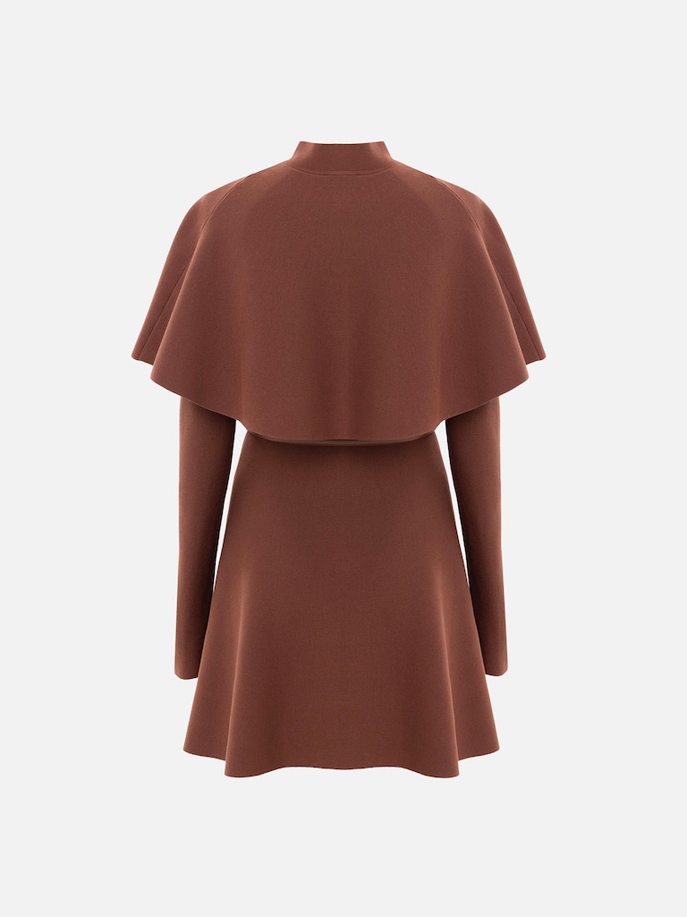 Sukienka mini z peleryną i paskiem w tym samym kolorze