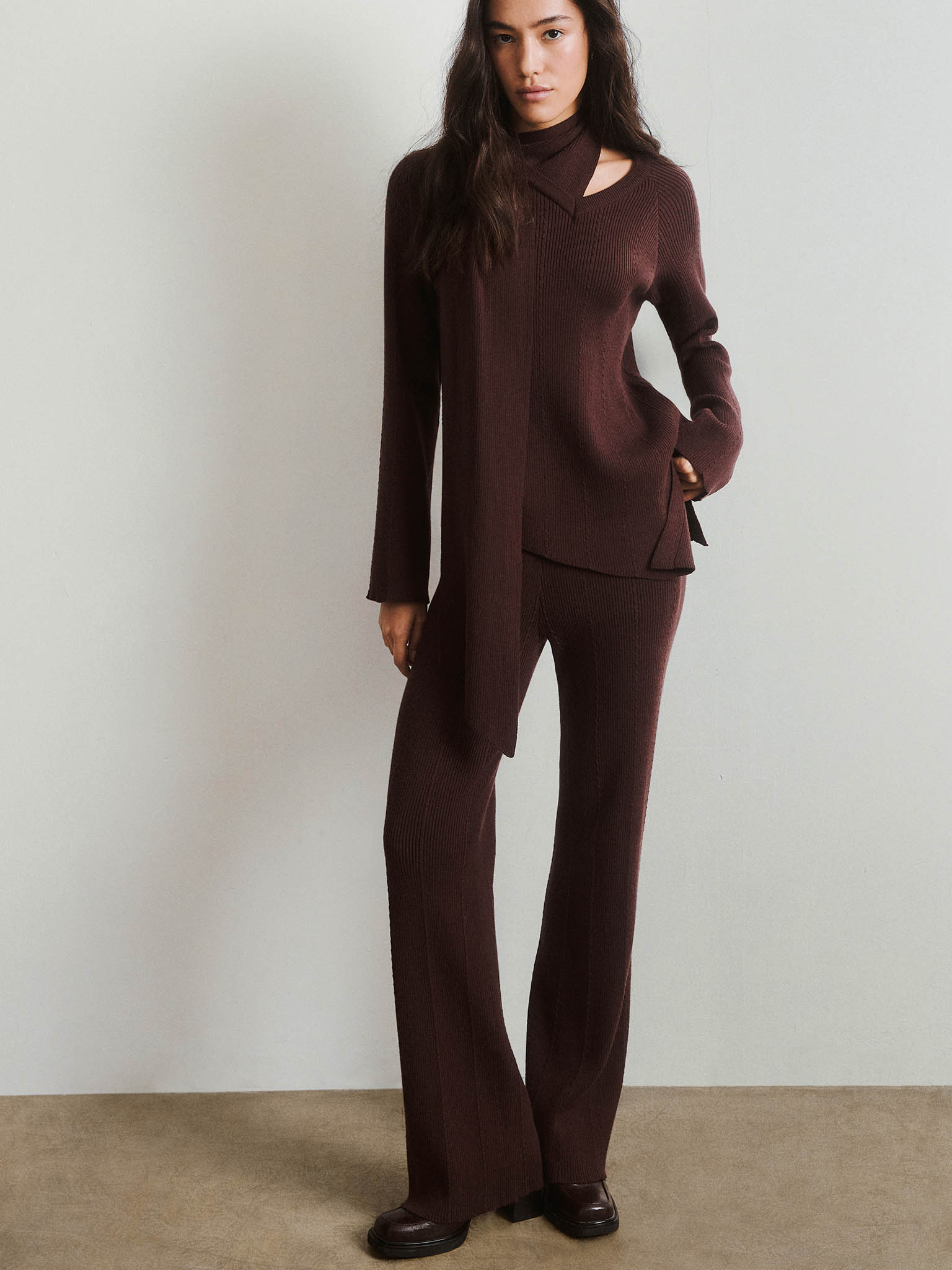 Dzianinowe spodnie w prążki