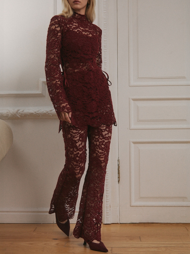 Guipure trousers with monochrome shorts