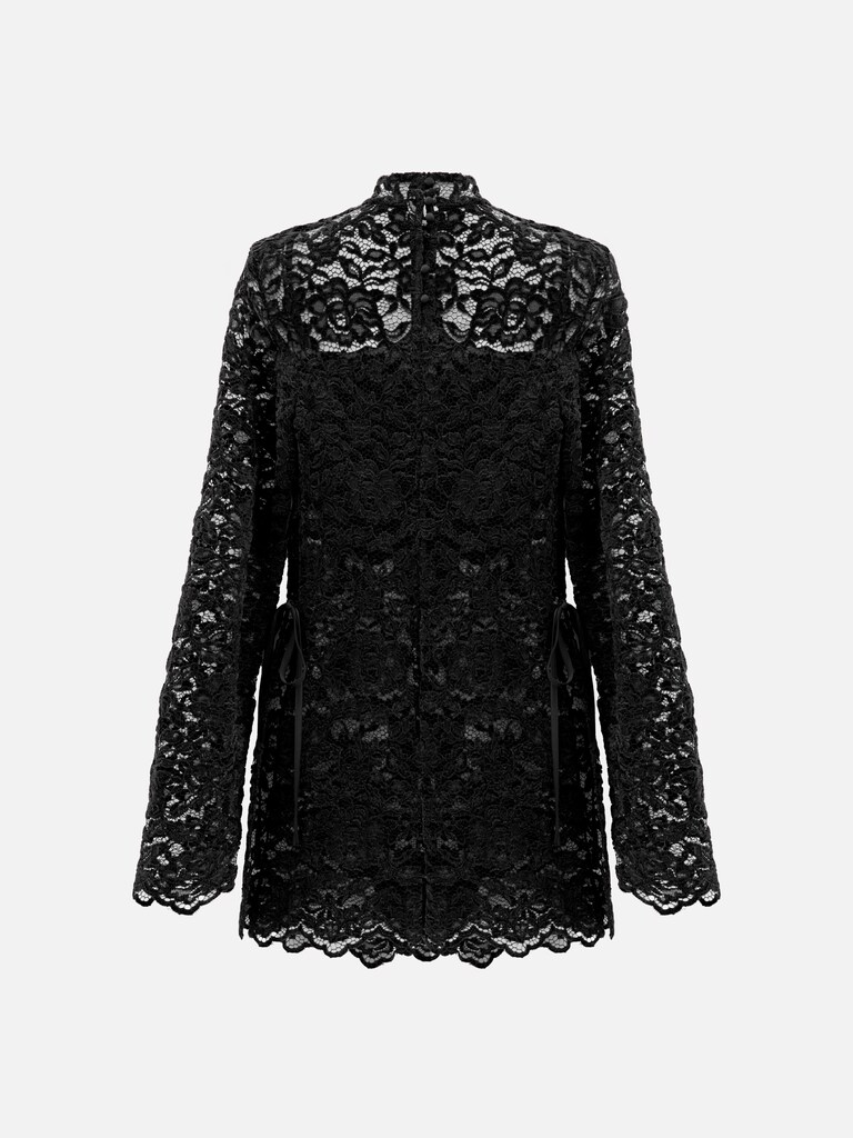 Guipure blouse with monochrome top