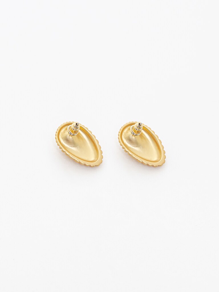 أقراط بيضاوية الشكل ذات نسيج مضلع