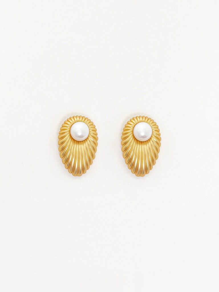 أقراط بيضاوية الشكل ذات نسيج مضلع