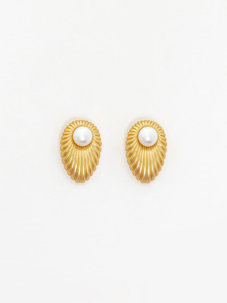 أقراط بيضاوية الشكل ذات نسيج مضلع