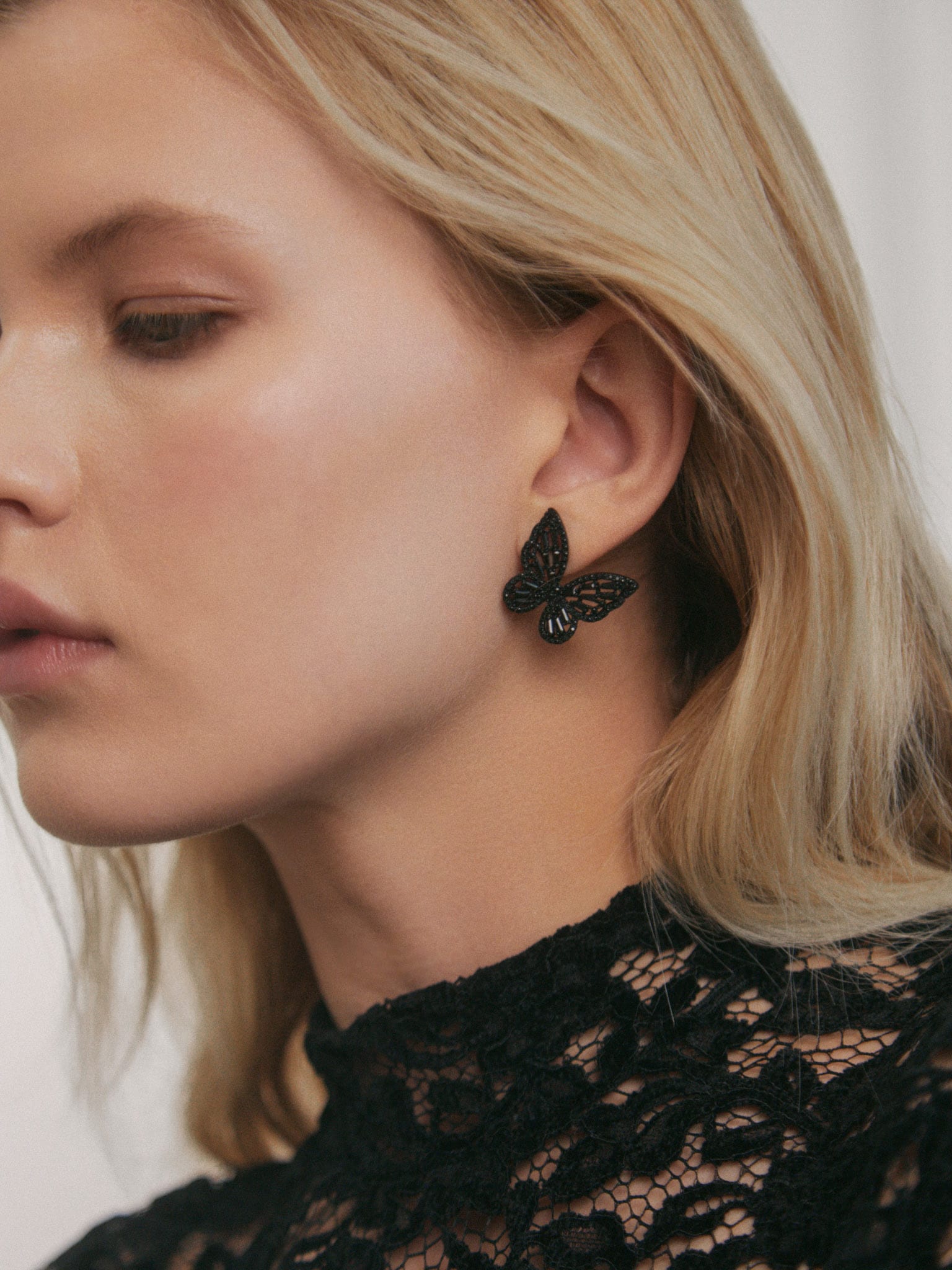 Серьги-пусеты в виде бабочек