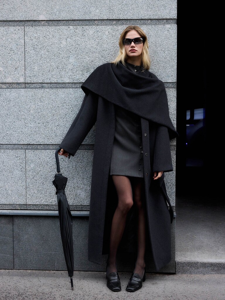 Maximantel aus Wolle mit Schalkragen