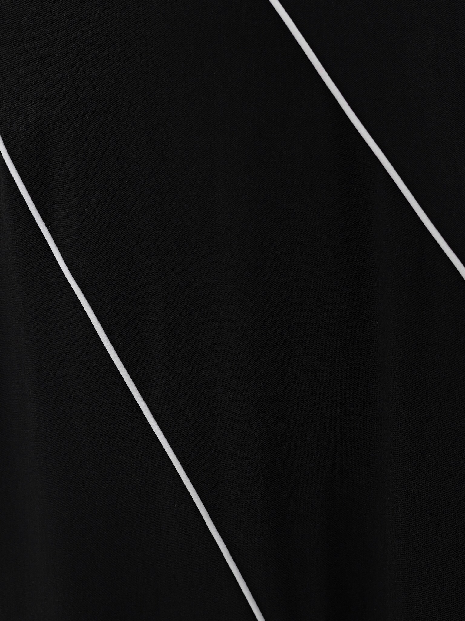 Fitted viscose midi dress with contrasting pattern